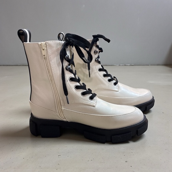 BCBGeneration  Women’s Ander Combat Booties off white size 9 - Picture 2 of 12